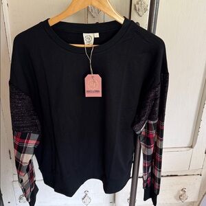 Grace & Emma Black Plaid Sleeve Sweater